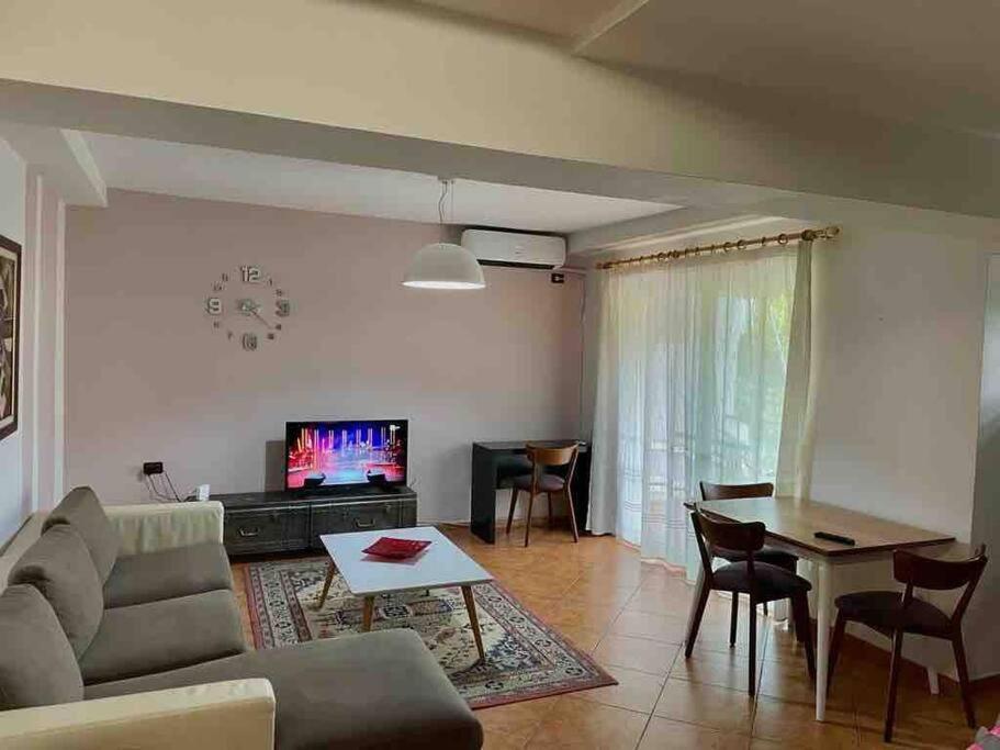 Apartment In Skanderbeg Square - Tirana Center 1 Экстерьер фото